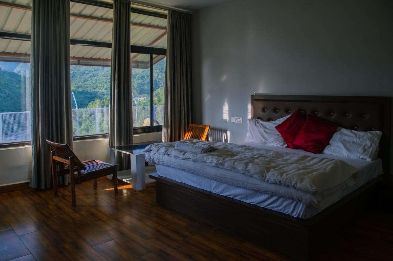 Dhauladhar View Village Resort دارامشالا المظهر الخارجي الصورة