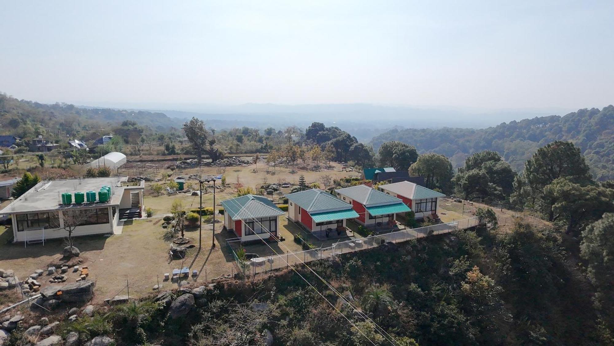 Dhauladhar View Village Resort دارامشالا المظهر الخارجي الصورة